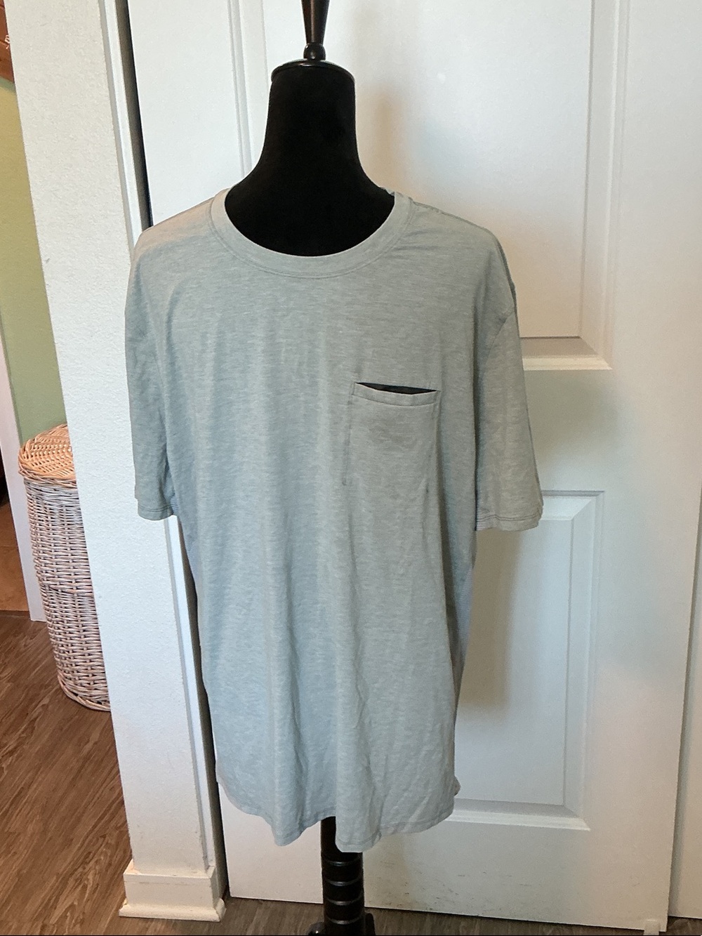 Lululemon Men's Light Heather Green Short-Sleeve Pocket Tee XXL